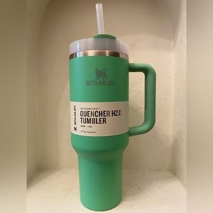 Stanley Quencher H2.0 Tumbler (40oz) Jade Colorway